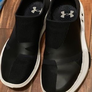 Women Black Underarmour
